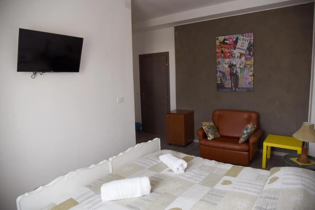 Pop Art House Near Venice Bed & Breakfast Mogliano Veneto 0*,  Italy